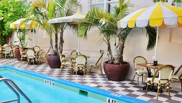 Poolside bar
