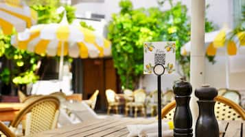 2 restaurants, breakfast, lunch, dinner served; Fusion cuisine