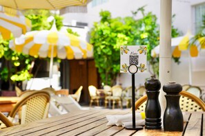 2 restaurants, breakfast, lunch, dinner served; Fusion cuisine