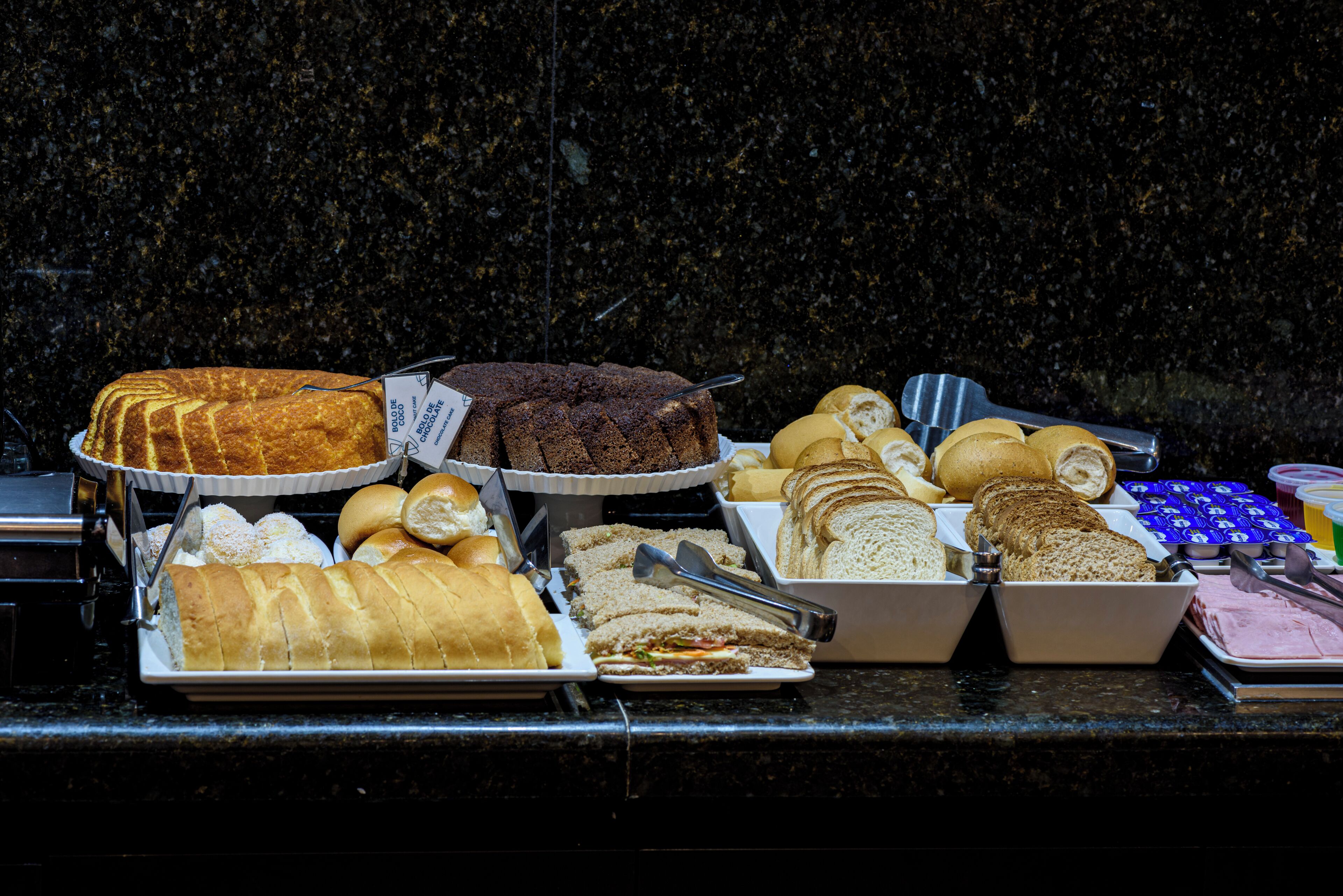 free buffet breakfast