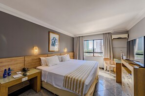 Phòng đôi Deluxe | 1 phòng ngủ, minibar, két bảo mật tại phòng, bàn 