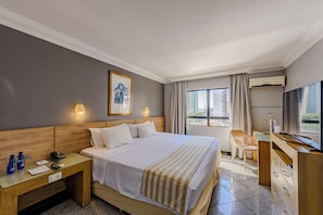Phòng đôi Deluxe | 1 phòng ngủ, minibar, két bảo mật tại phòng, bàn