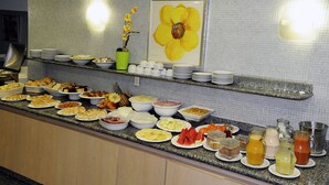 朝食ビュッフェ