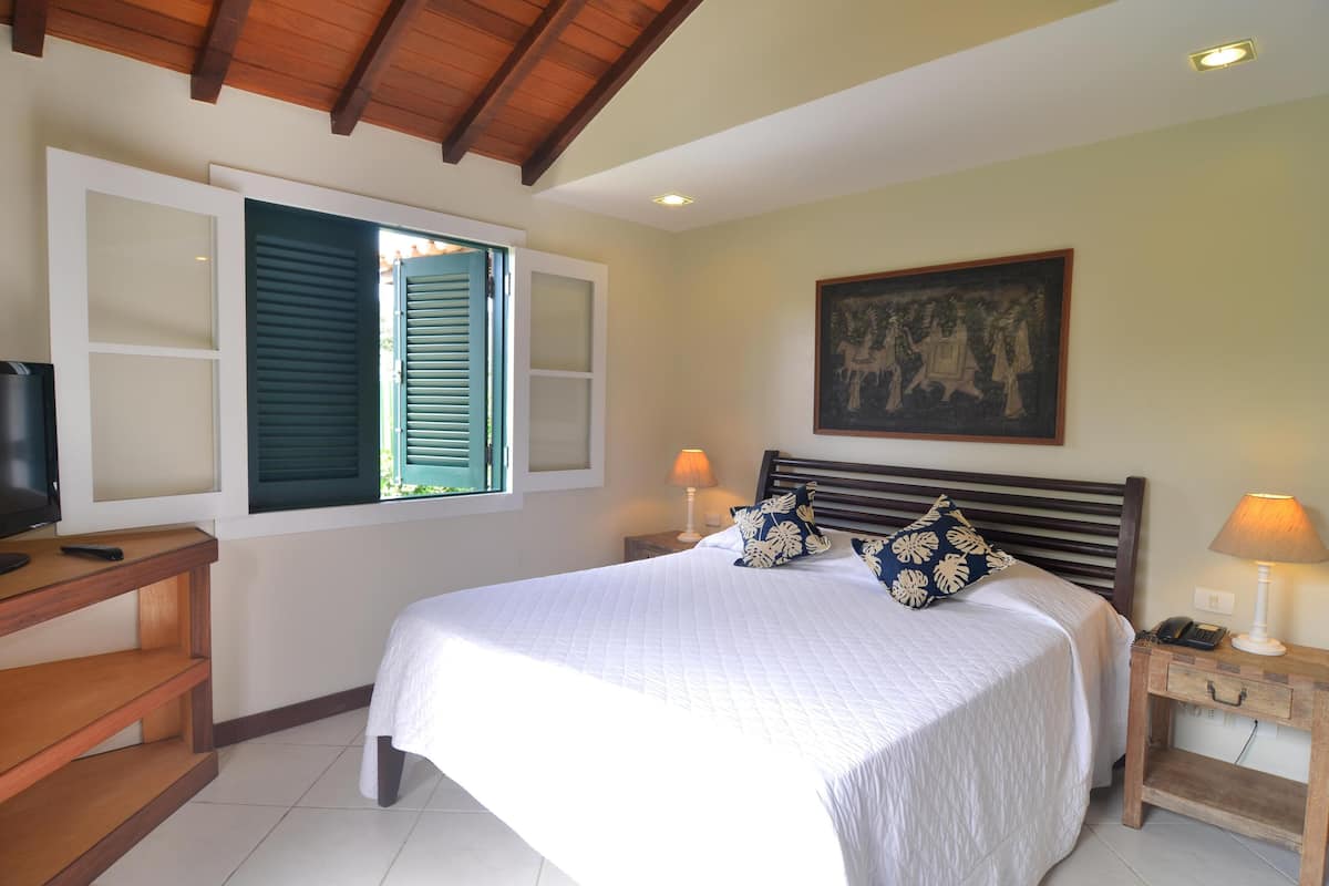 1 bedroom, in-room safe, desk, free cots/infant beds