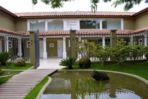 Fachada de la propiedad