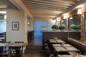 Frühstück und Mittagessen