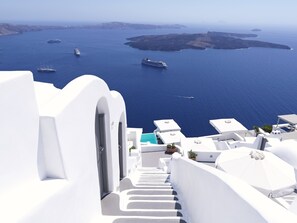 2 restaurants; breakfast, lunch, dinner, and brunch served - Katikies Chromata Santorini - The Leading Hotels of the World (Santorini)