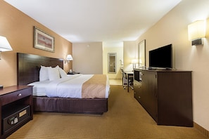 Pillow-top beds, in-room safe, desk, iron/ironing board - Red Roof inn Media (Media)