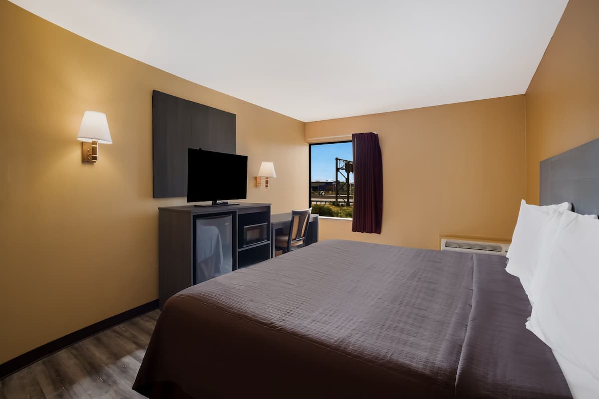 Desk, free WiFi, bed sheets