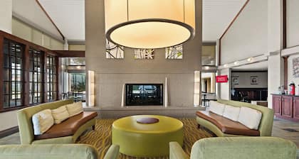 Red Roof Inn & Suites Irving – DFW Airport South