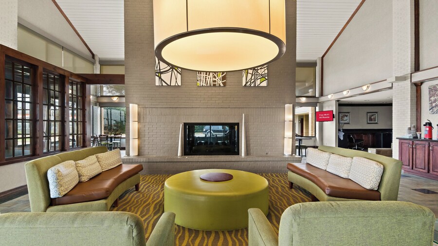 Red Roof Inn & Suites Irving – DFW Airport South