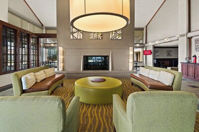 Red Roof Inn & Suites Irving – DFW Airport South 
