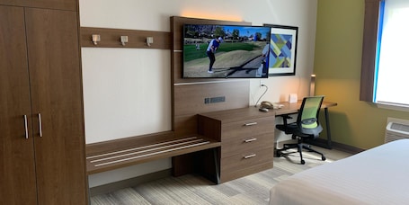 47-inch LED TV with satellite channels, TV. Holiday Inn Express & Suites Atlanta - Tucker Northlake by IHG