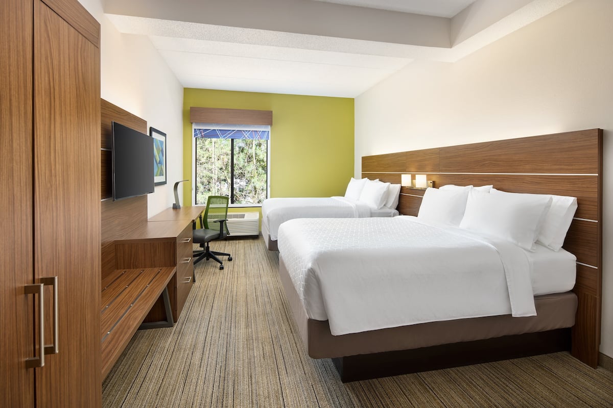 Peralatan tempat tidur premium, peti besi dalam bilik, meja