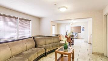 Siddeområde i lobbyen