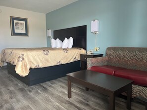 Habitación Deluxe, 1 cama de matrimonio grande, no fumadores | Ropa de cama de alta calidad, escritorio, cortinas opacas y wifi gratis