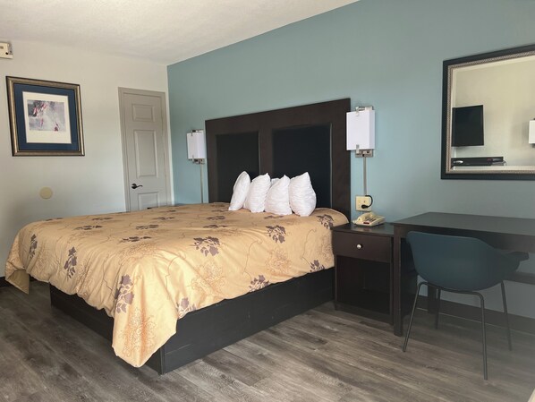 Premium bedding, desk, blackout curtains, free WiFi