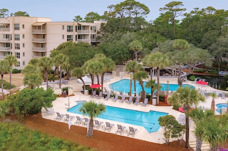 2 outdoor pools, free cabanas, pool umbrellas