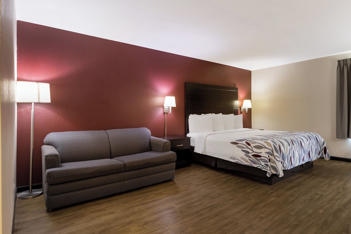 Blackout curtains, iron/ironing board, free WiFi, bed sheets