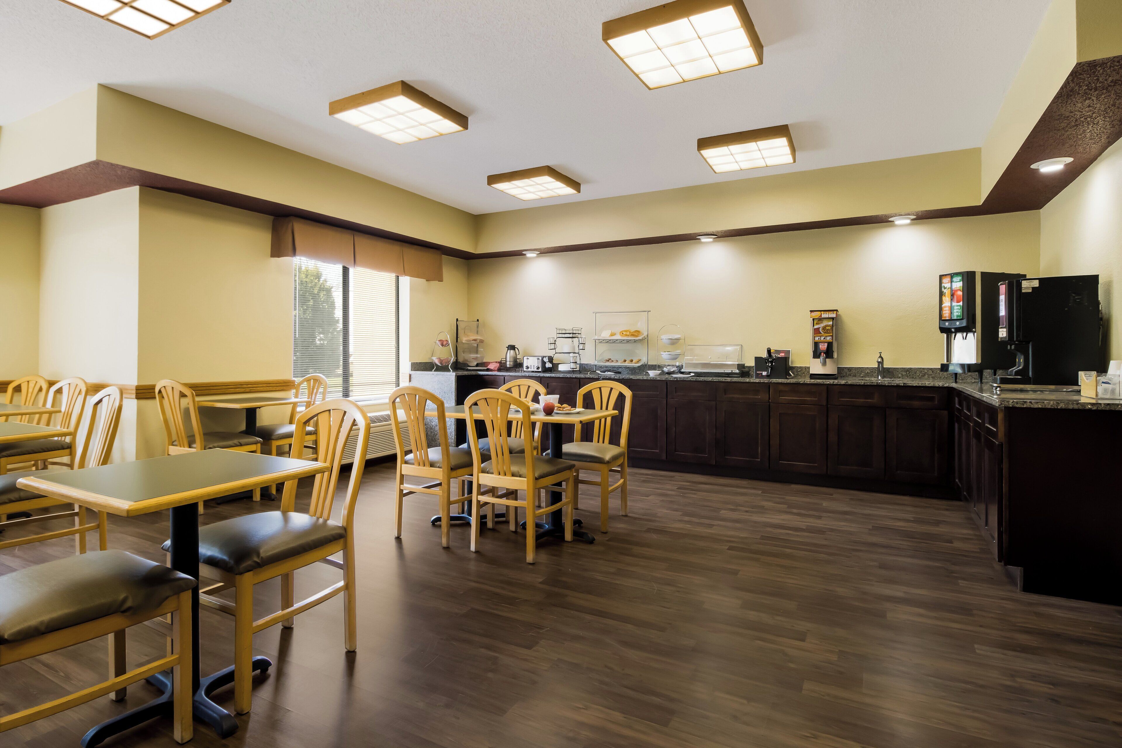 Free daily continental breakfast