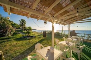 Beach bar