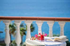 Classic Double Room, Sea View | Terrace/patio