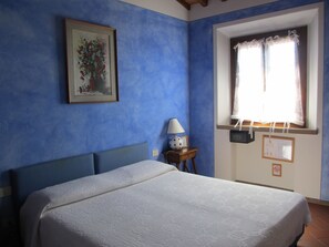 Single Room | Minibar, in-room safe, desk, free WiFi