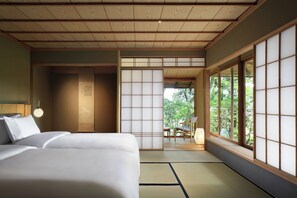ห้องคลับสวีท, เตียงเดี่ยว 2 เตียง | 1 ห้องนอน, เครื่องนอนระดับพรีเมียม, มินิบาร์, ตู้นิรภัยในห้องพัก