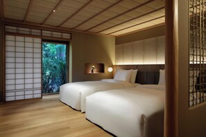 Ropa de cama de alta calidad y minibar 