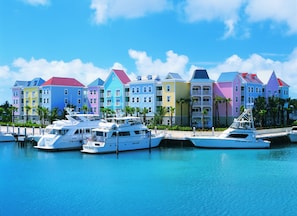 Exterior - Harborside Resort & Vacation Rentals at Atlantis (Paradise Island)