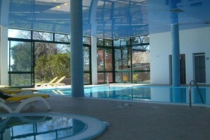 Piscine couverte, piscine extérieure