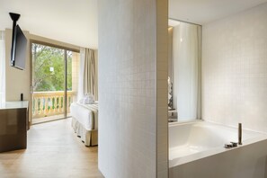 Junior Suite, Sea View | Bathroom | Shower, rainfall showerhead, eco-friendly toiletries, hair dryer - Barceló Illetas Albatros - Adults Only (Calvia)