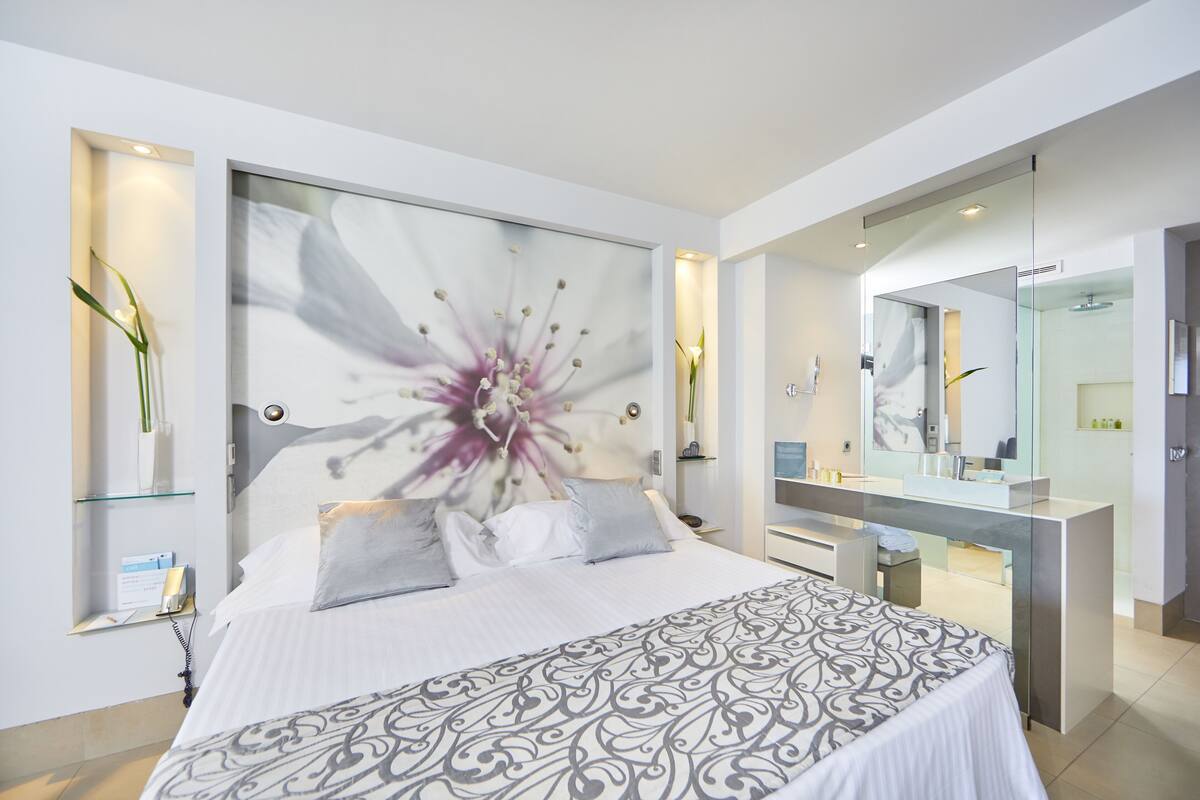 In-room safe, laptop workspace, blackout curtains, iron/ironing board