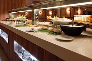 Free daily buffet breakfast