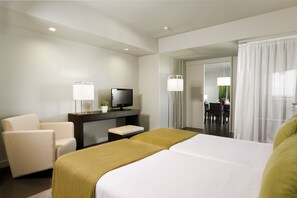 Suite, 1 Bedroom | Hypo-allergenic bedding, in-room safe, desk, laptop workspace