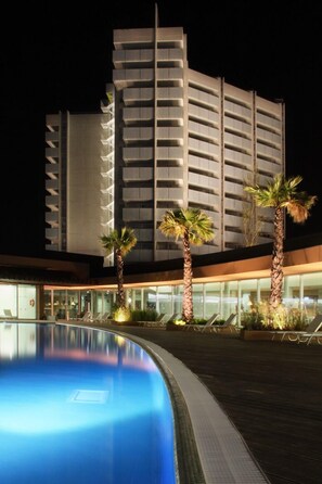 Indoor pool, outdoor pool