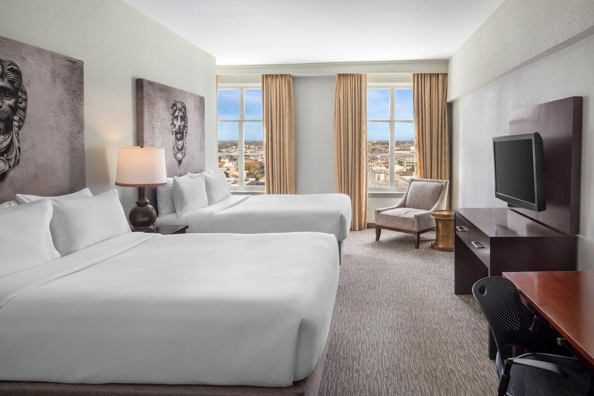 Premium bedding, in-room safe, desk, blackout drapes