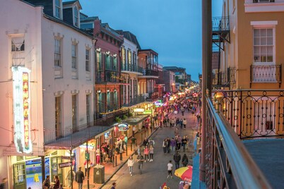 DISCOVER NEW ORLEANS Ultimate Destinations - Hotels, Restaurants