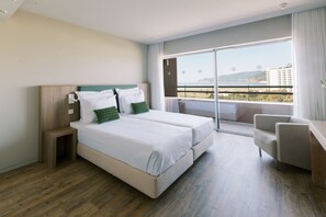 Suite, 2 Bedrooms, Sea View | Hypo-allergenic bedding, in-room safe, blackout curtains, soundproofing