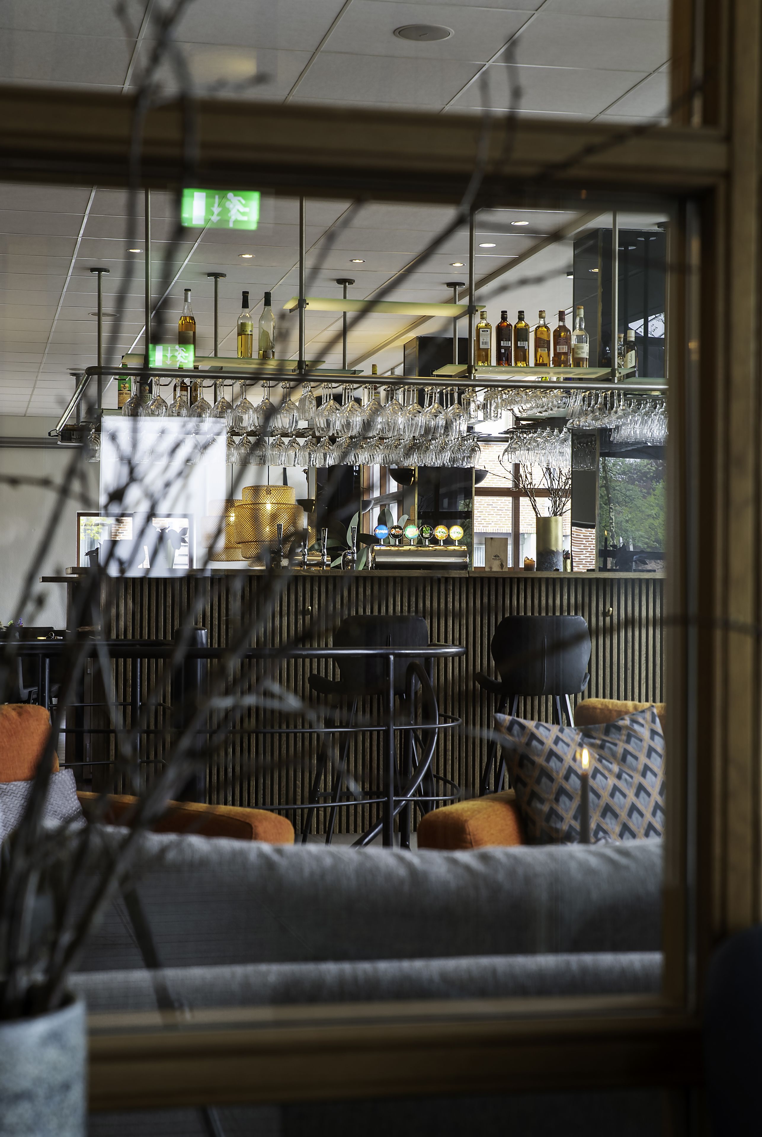 Lobby lounge