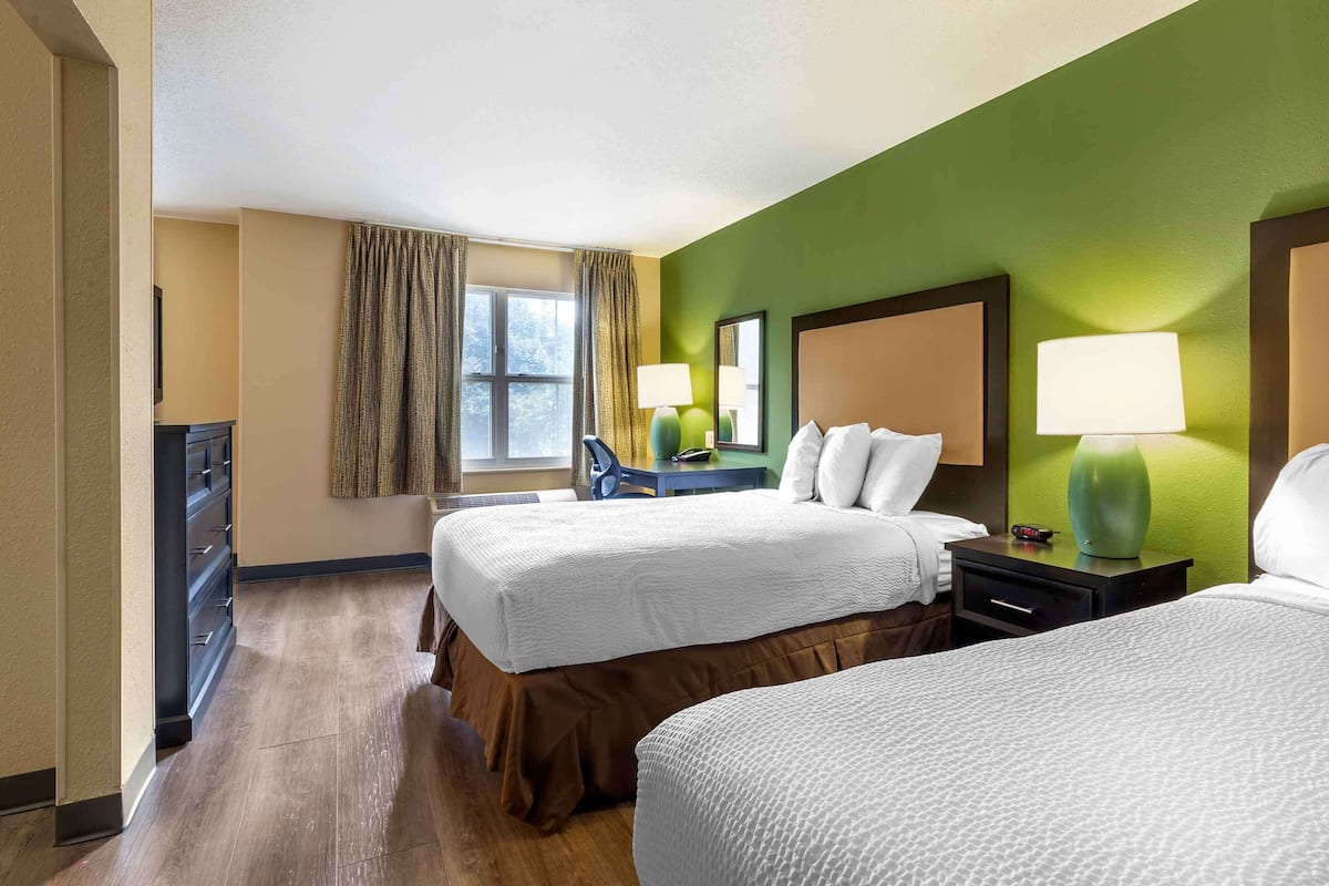 Deluxe Studio, 1 Queen Bed with Sofa bed, Non Smoking | Laptop workspace, iron/ironing board, free WiFi, bed sheets