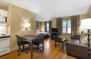 Laptop workspace, iron/ironing board, free WiFi, bed sheets