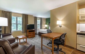 Deluxe Studio, 1 King Bed with Sofa bed, Non Smoking | Laptop workspace, iron/ironing board, free WiFi, bed sheets - Extended Stay America Suites Boston Westborough East Main St (Westborough)