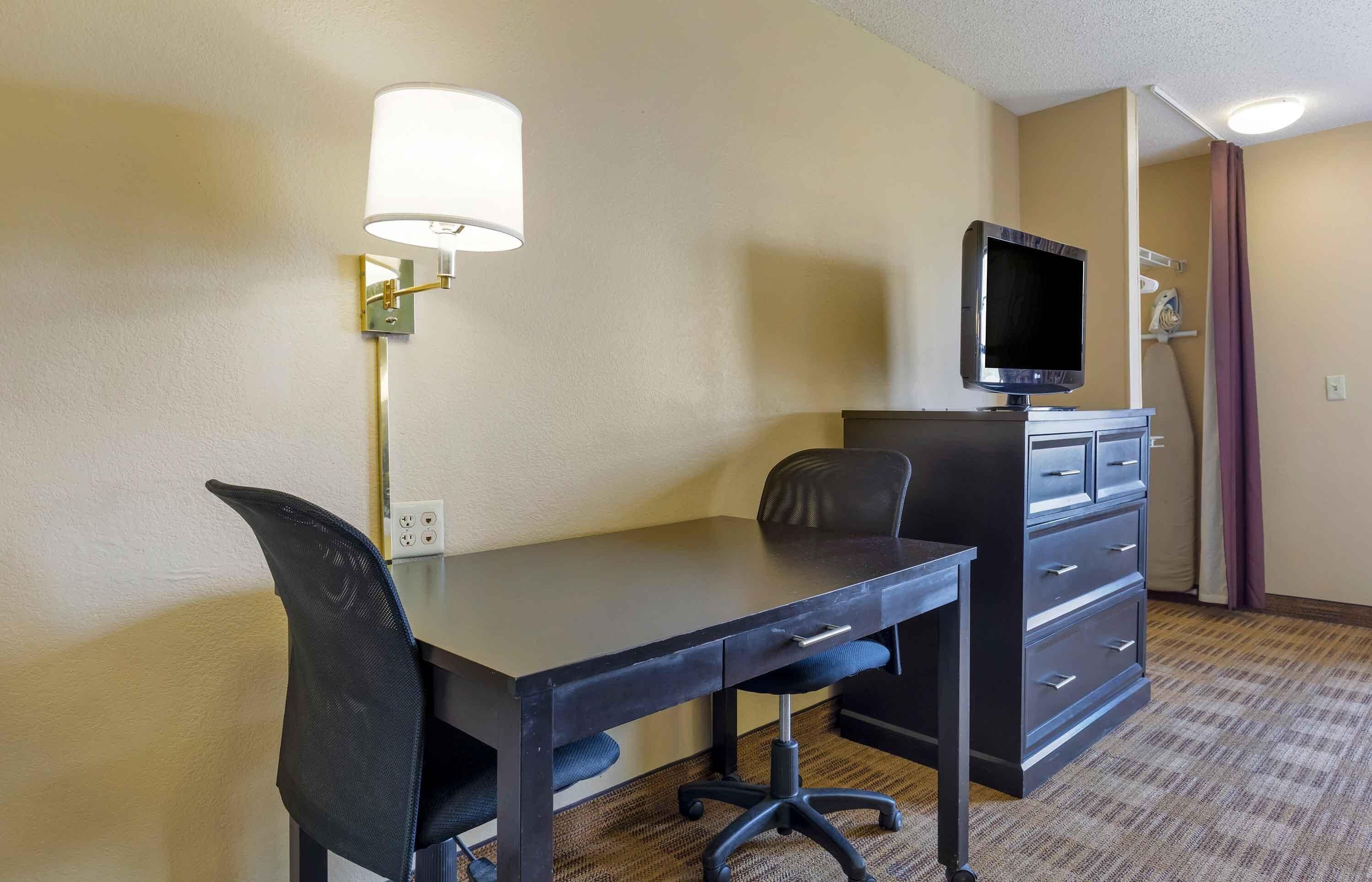 Studio, 2 Double Beds, Non Smoking | Desk, iron/ironing board, WiFi (free), bed sheets