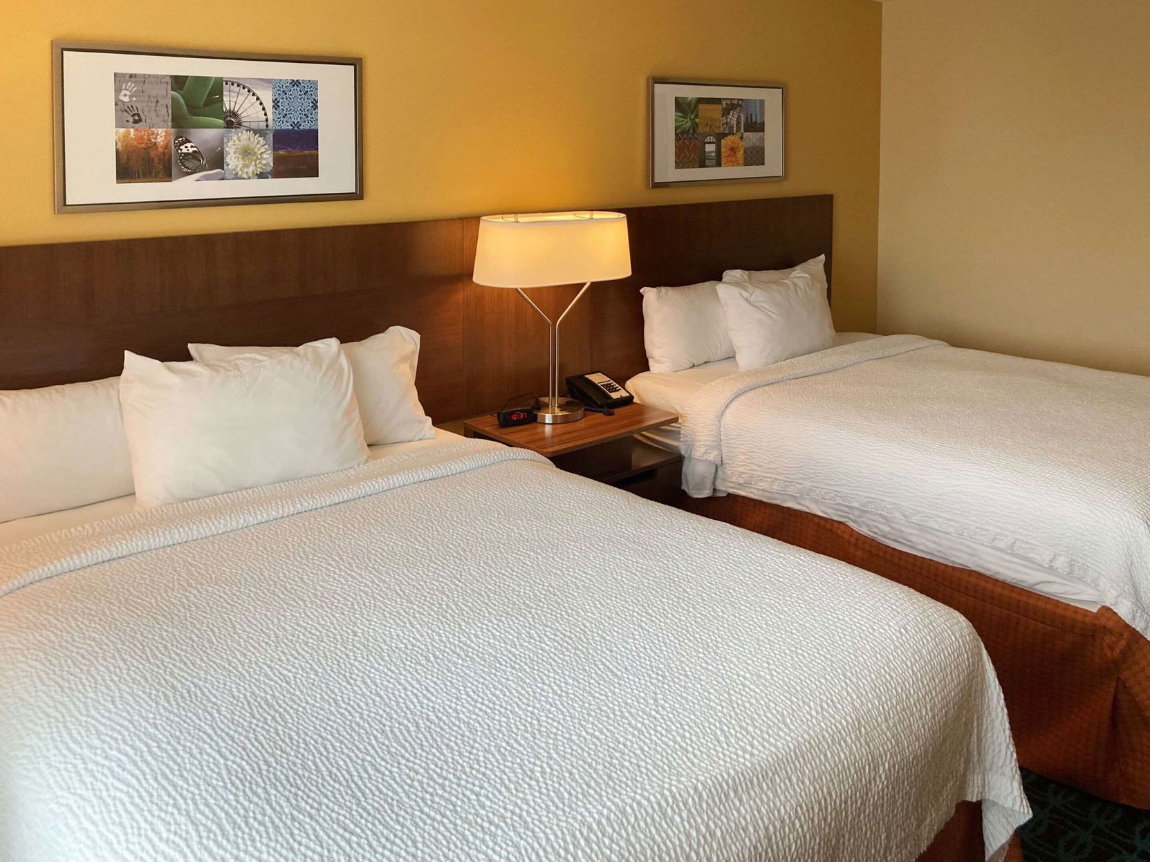Egyptian cotton sheets, premium bedding, Tempur-Pedic beds, desk