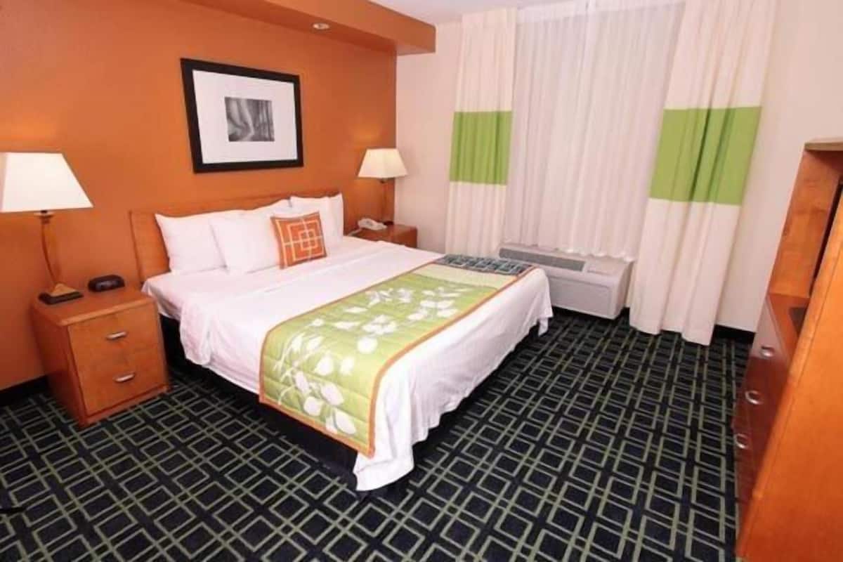 Premium bedding, down comforters, pillowtop beds, desk