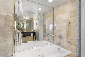 Suite, 1 King Bed, City View | Egyptian cotton sheets, premium bedding, pillowtop beds, in-room safe