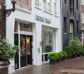 Front of property - evening/night - France Hotel (Amsterdam)