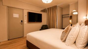 In-room safe, desk, iron/ironing board (on request), WiFi (free)