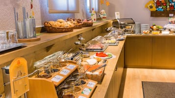 Tägliches Frühstücksbuffet gegen Gebühr